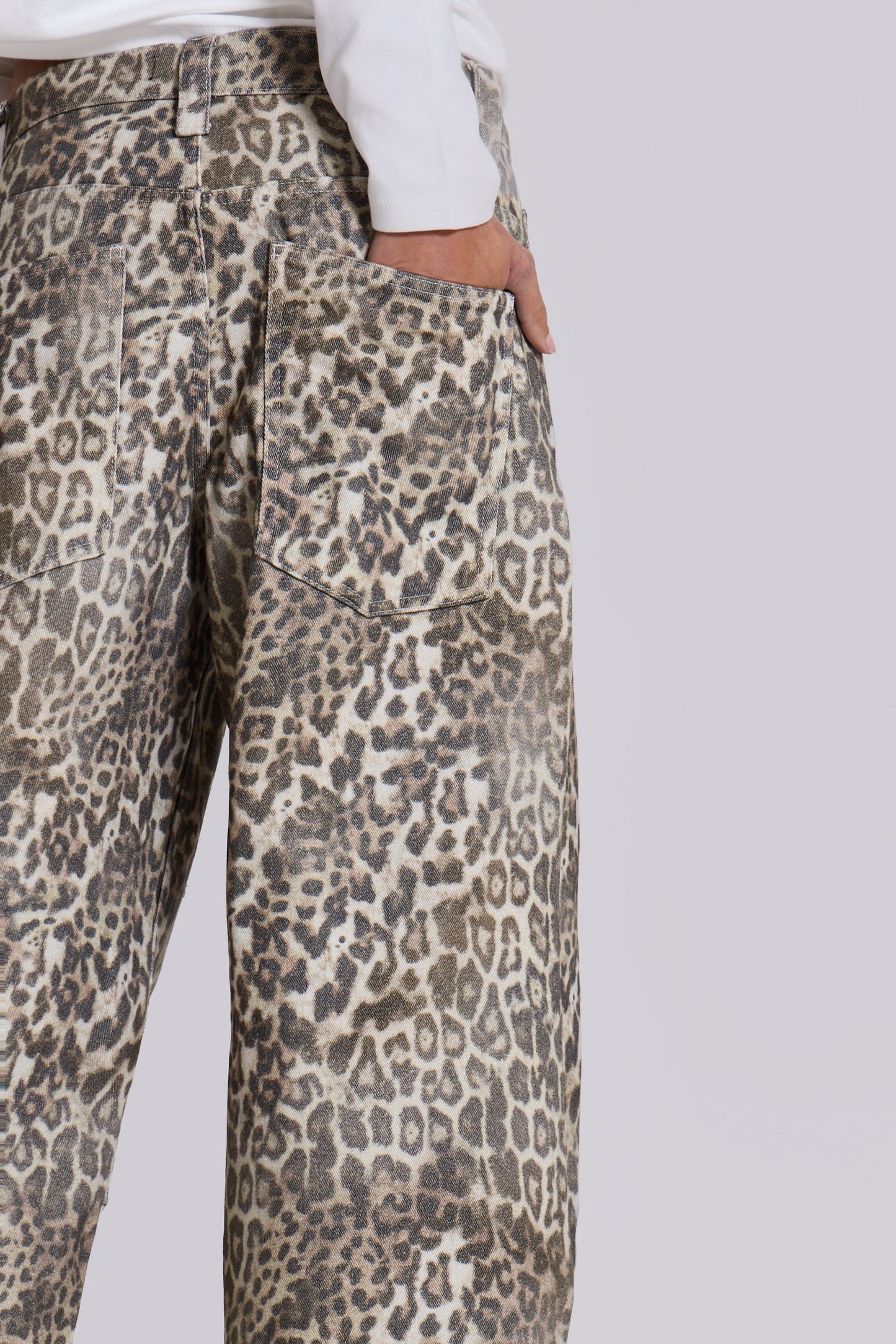 Jeans mit Leoparden-Fade-Effekt